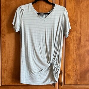 NWOT Matty M Soft Gray Knotted Short Sleeve Tee